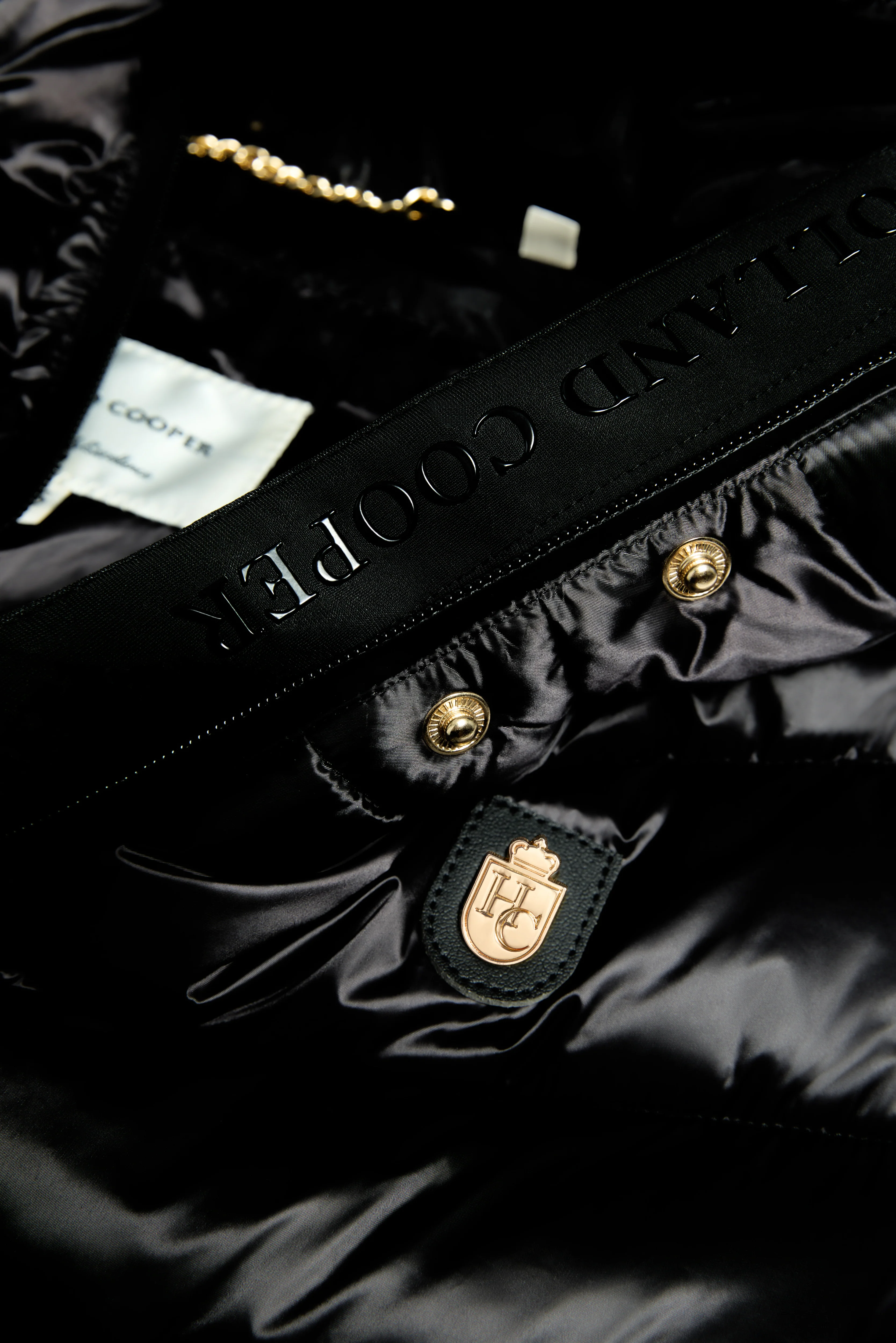 Arosa Gilet (Deep Black) - Image 9