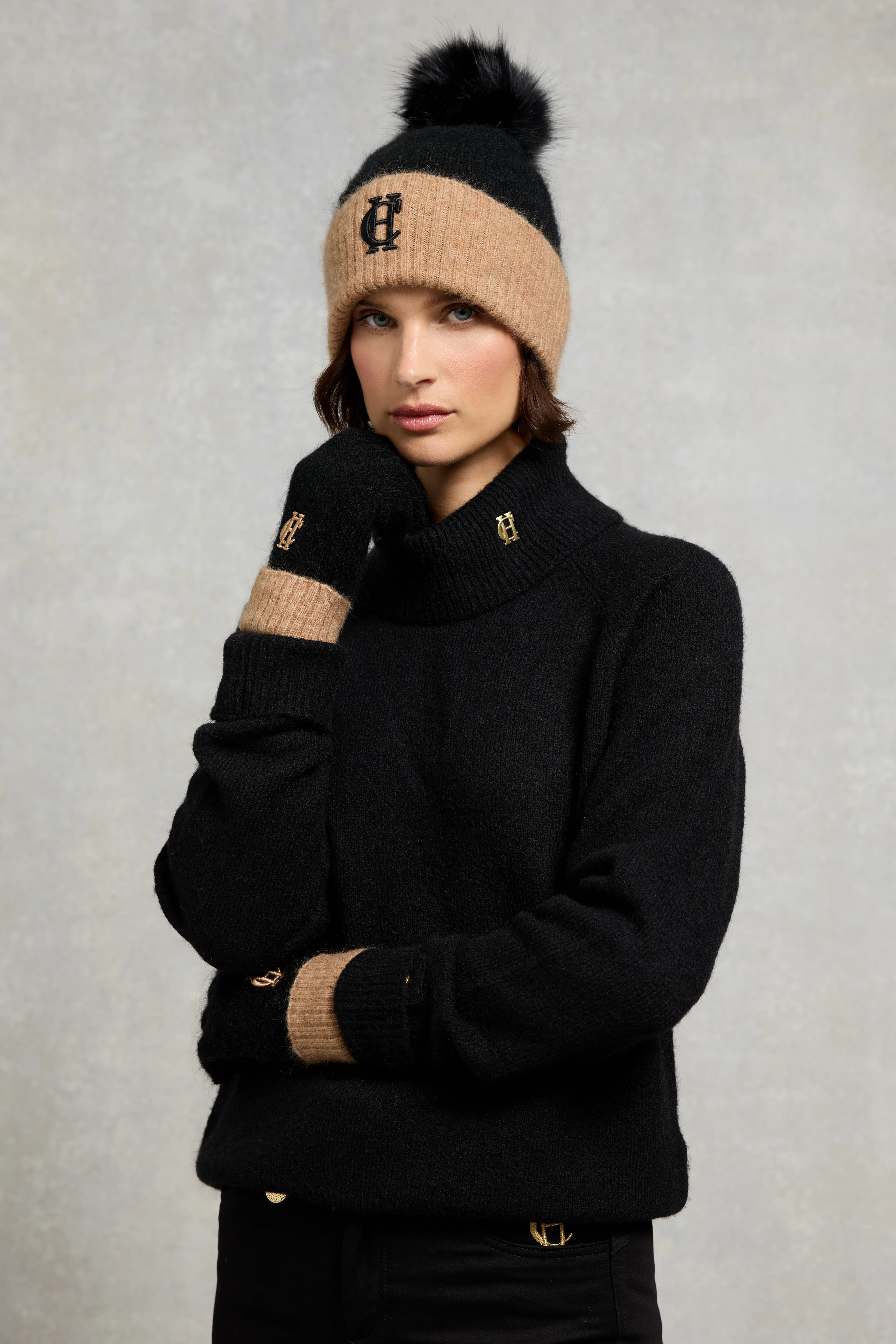 Chelsea Knitted Gloves (Black) - Image 2