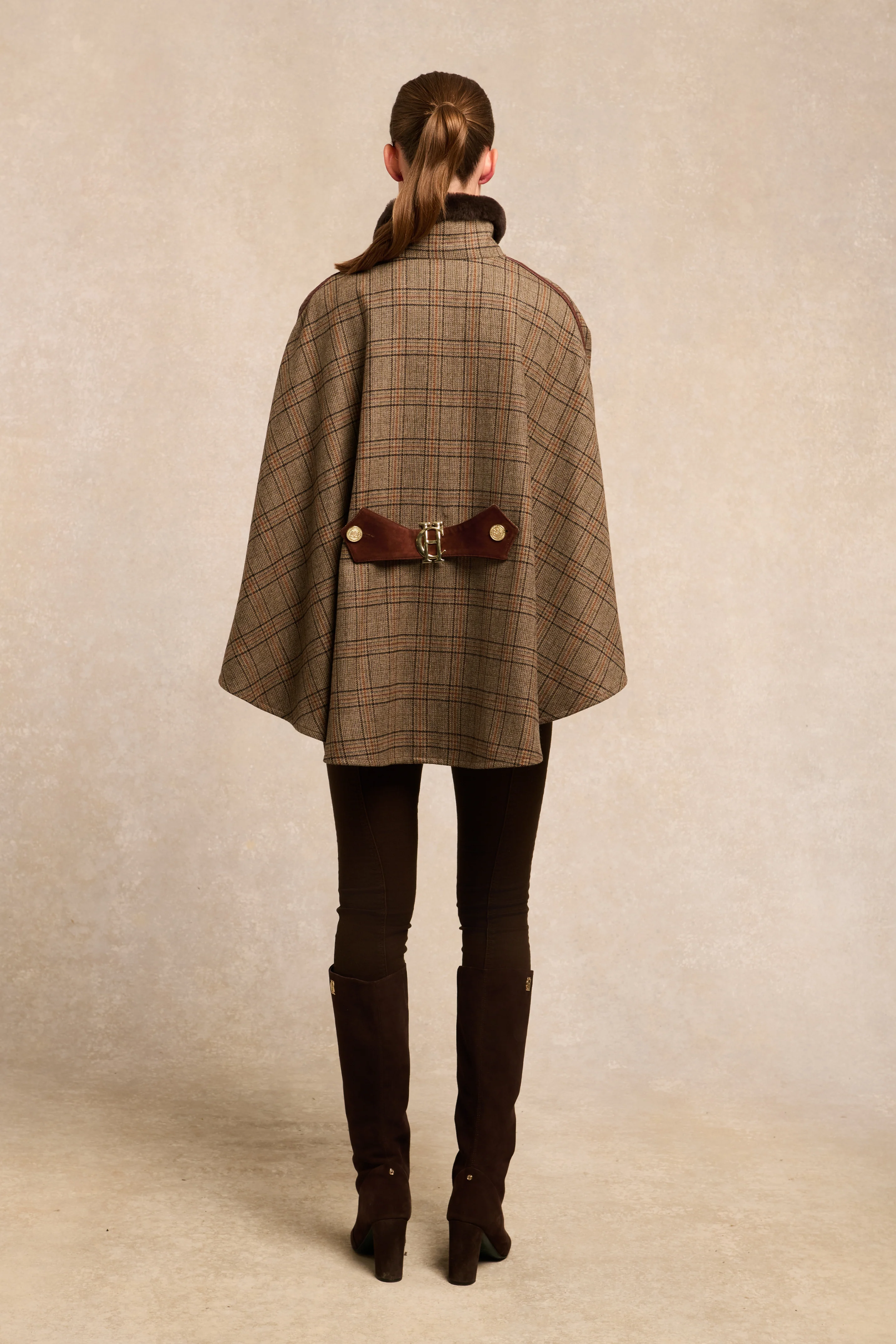 Chiltern Cape (Bourbon Tweed) - Image 3