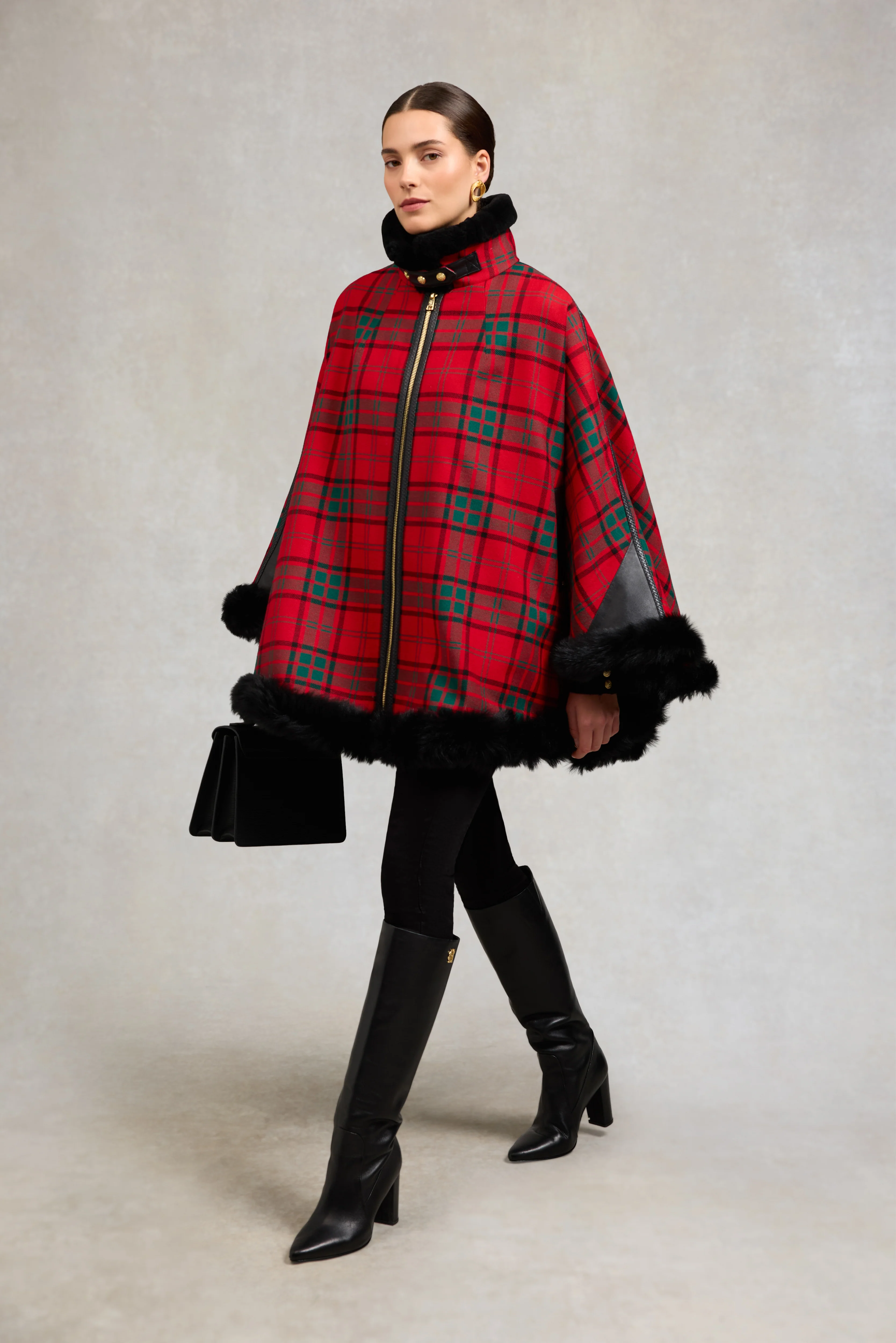 Gold Label Chiltern Cape (Red Tartan) - Image 3
