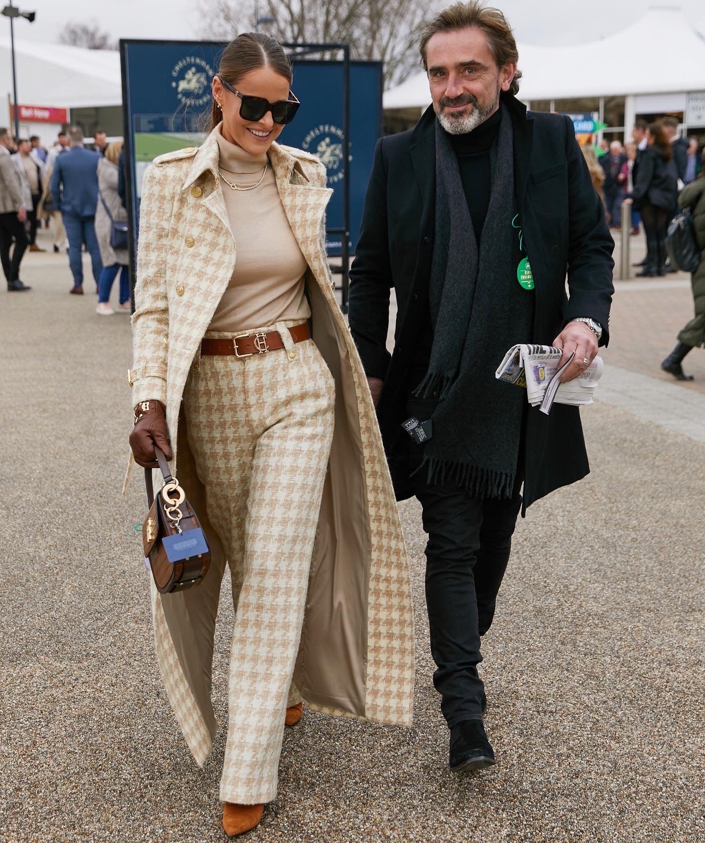 Jade's Camel Houndstooth Look (Camel Houndstooth) - Image 2