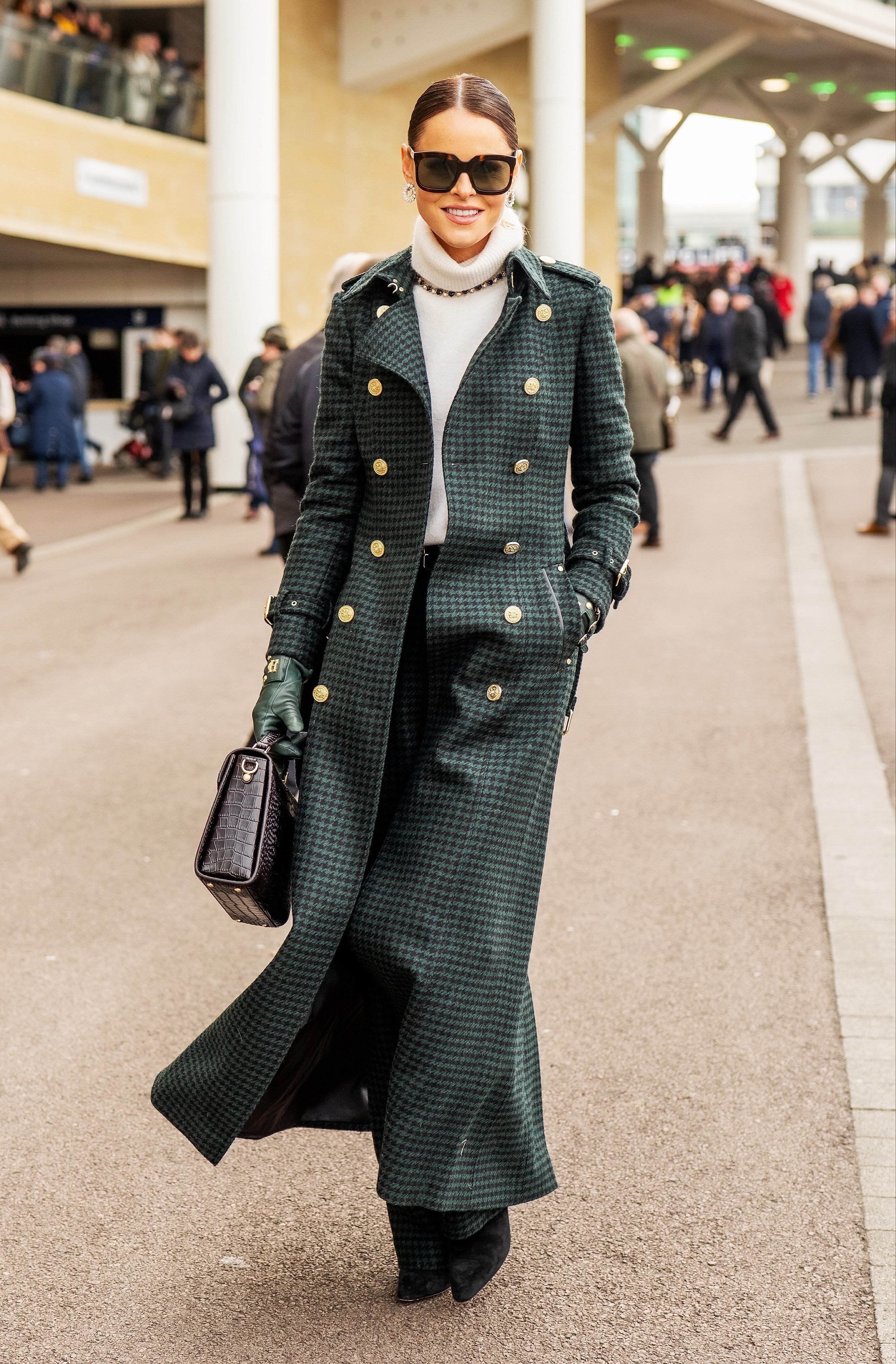 Jade's Emerald Houndstooth Look