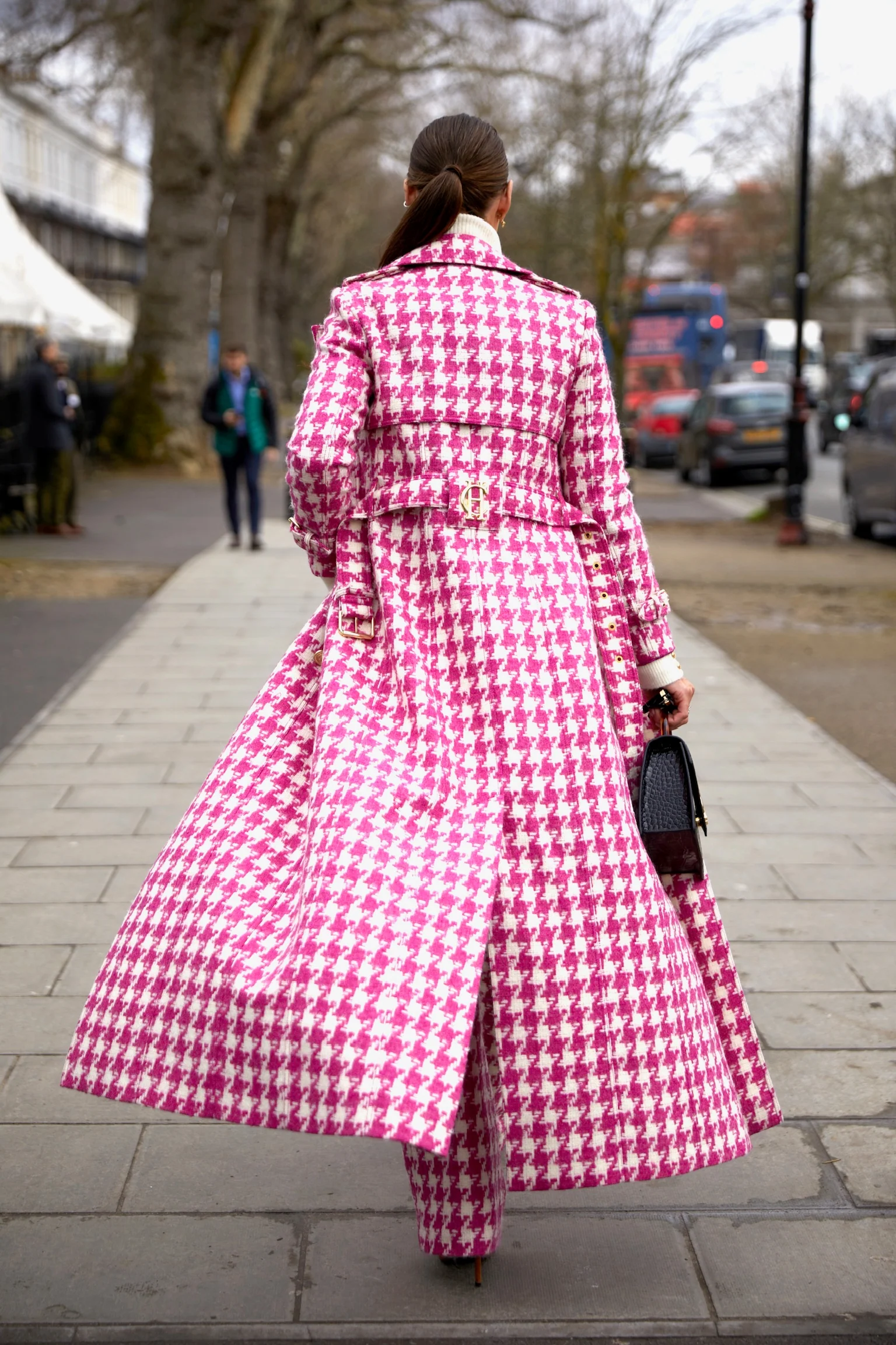 Jade's Hot Pink Houndstooth Look (Hot Pink Large Scale Houndstooth) - Image 4