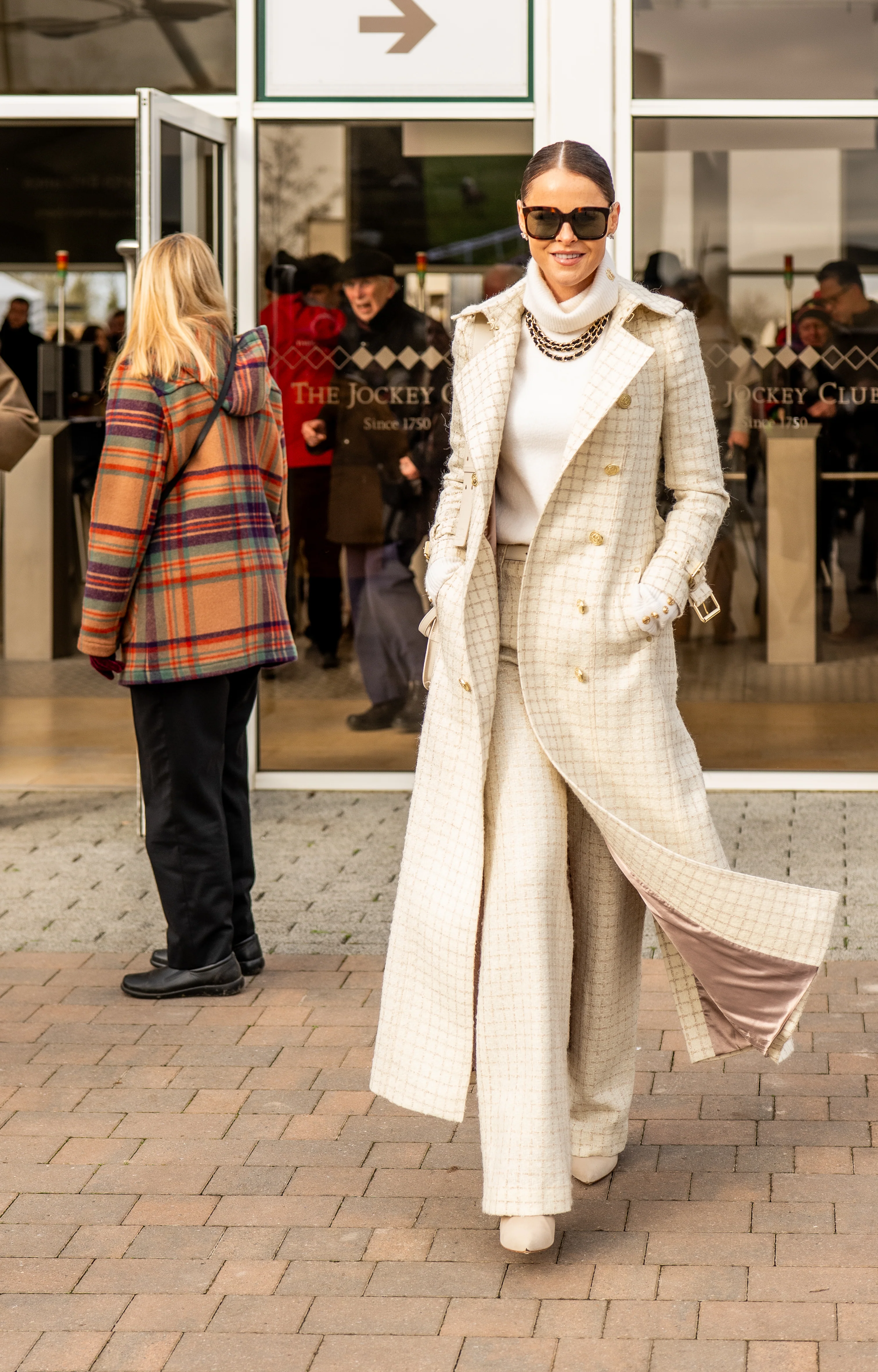 Jade's Ivory Sparkle Tweed Look (Ivory Sparkle Tweed) - Image 3