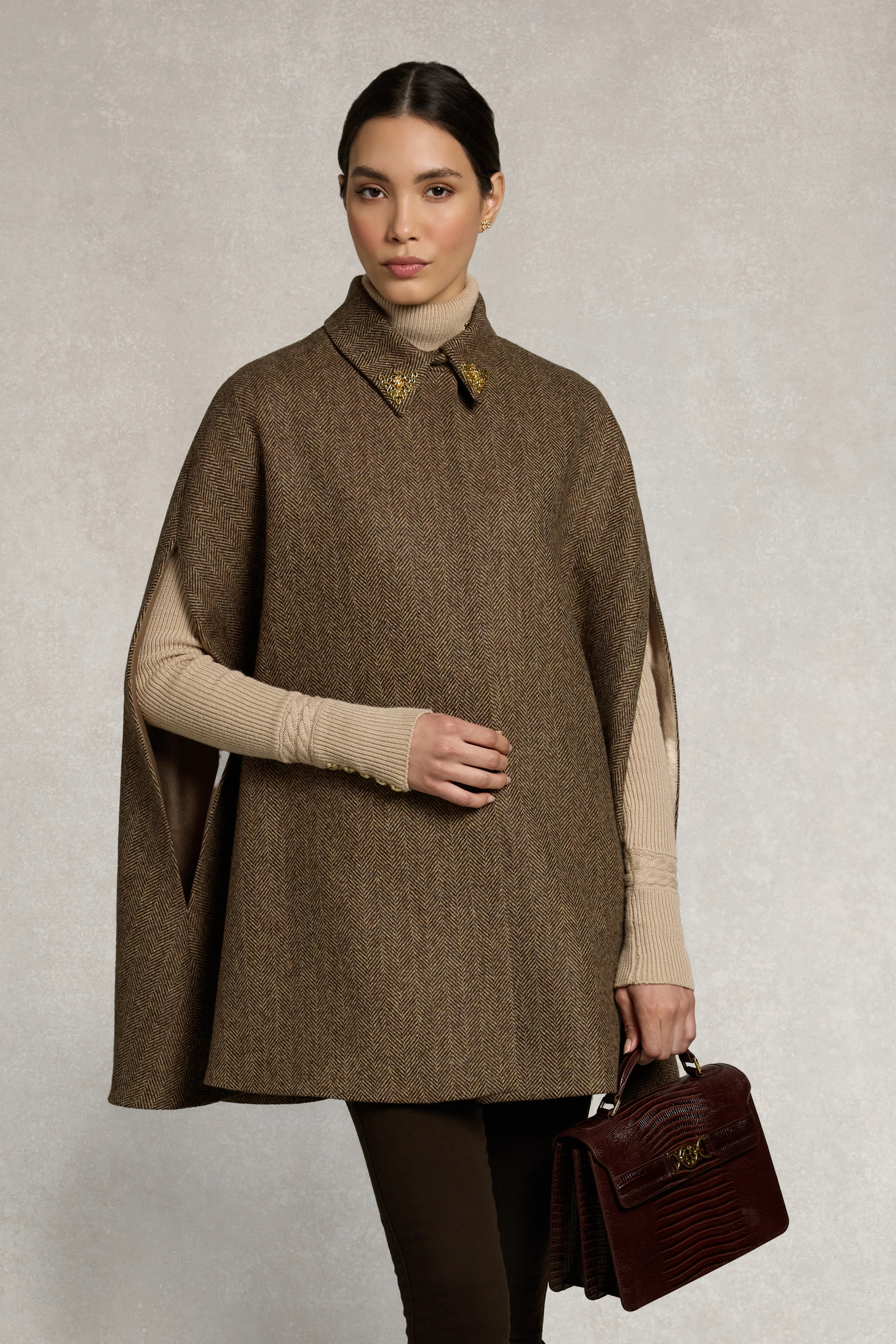 Knightsbridge Cape (Large Scale Brown Herringbone)
