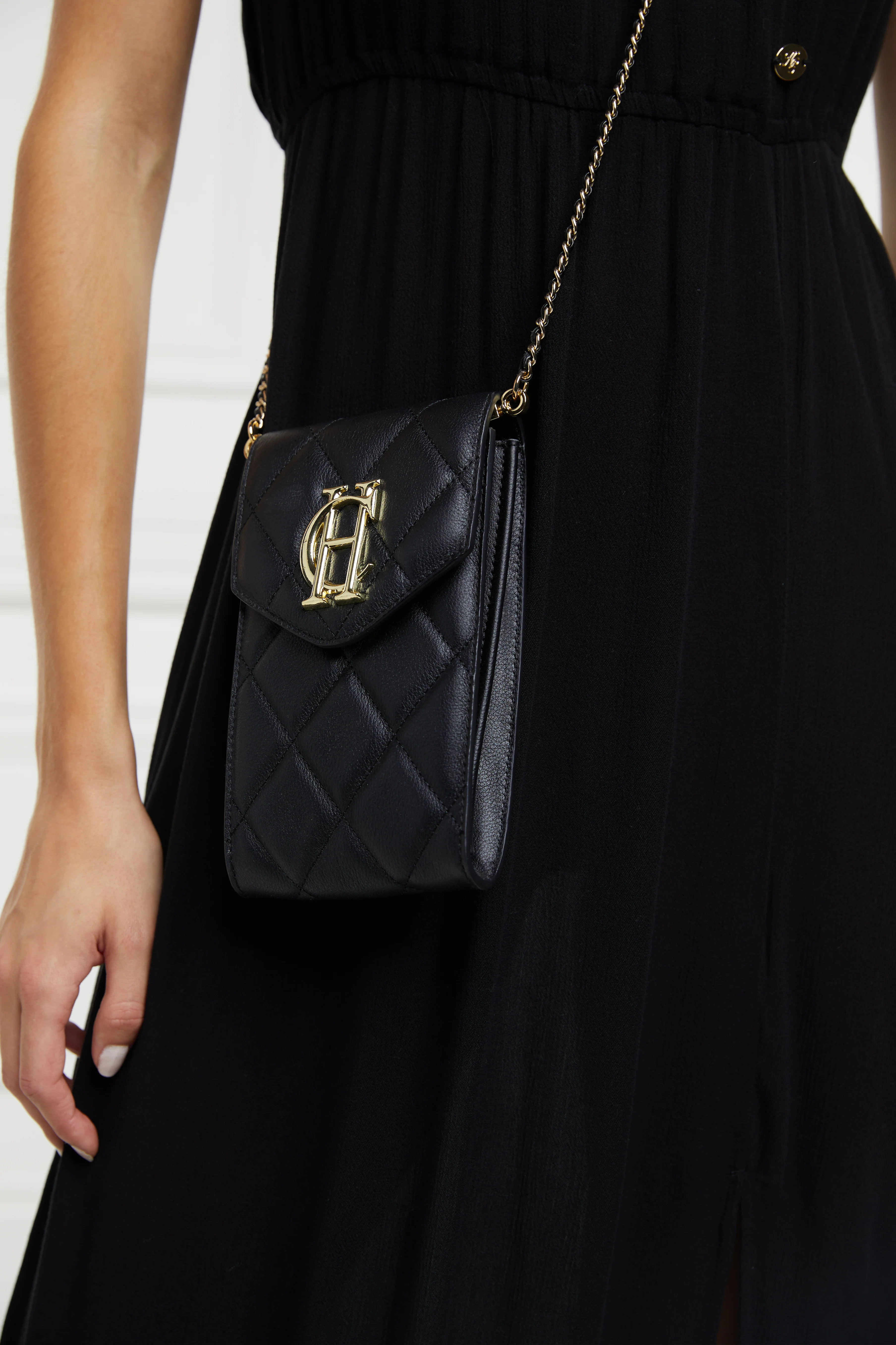 Knightsbridge Phone Pouch (Black Quilted) - Image 7