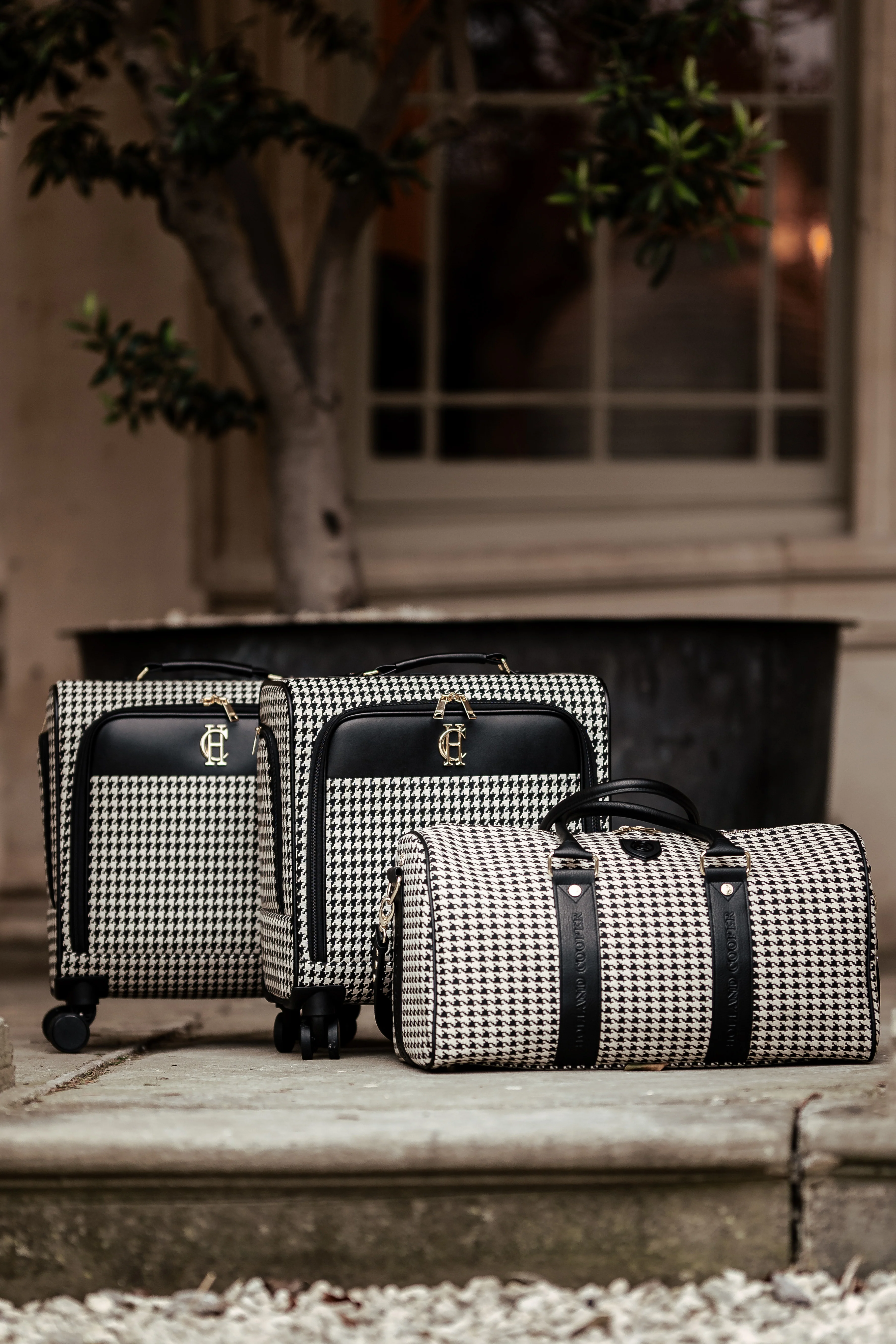 Knightsbridge Small Suitcase (Ecru Houndstooth) - Image 7