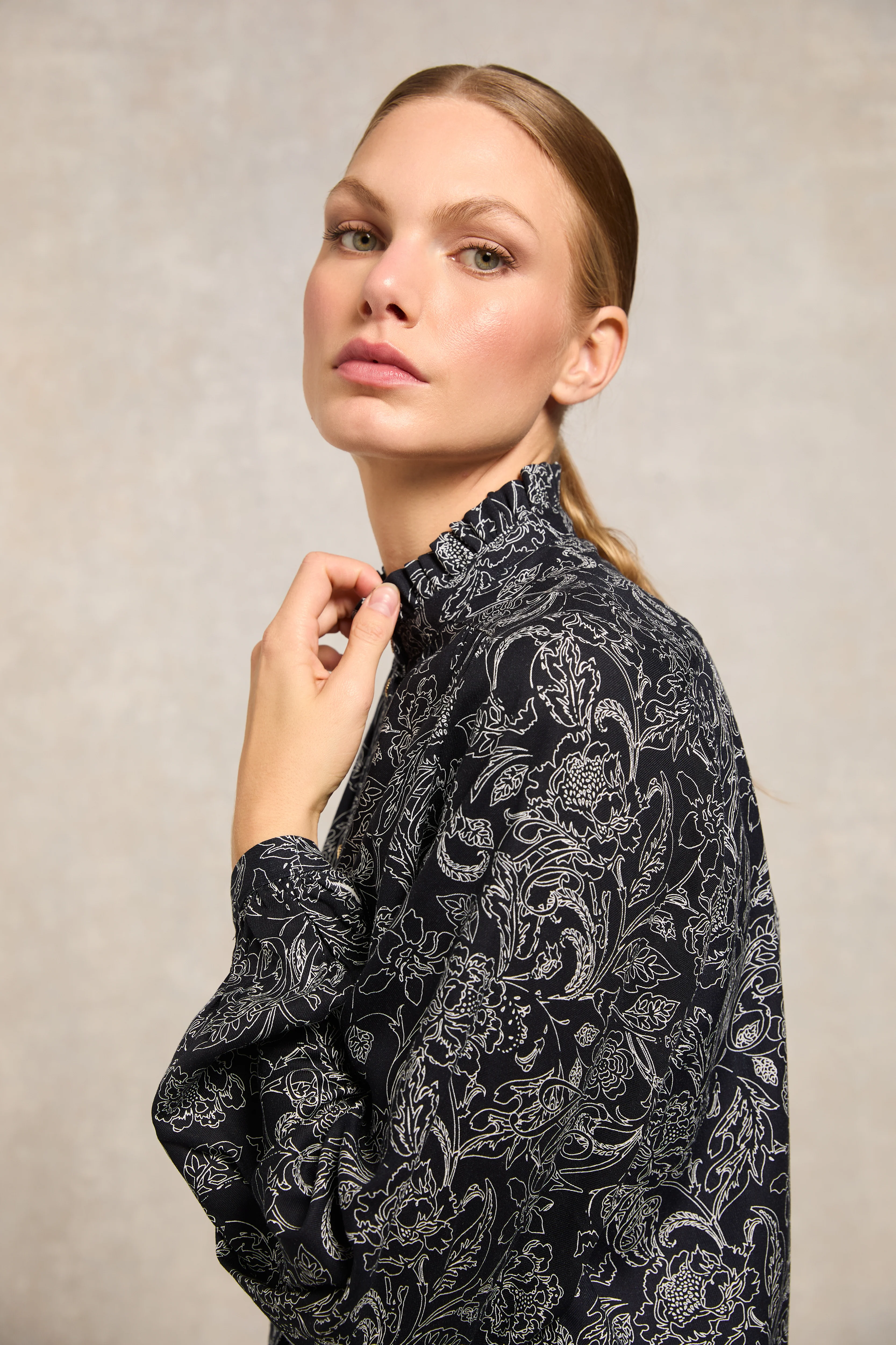 Lilibet Blouse (Navy Floral) - Image 5