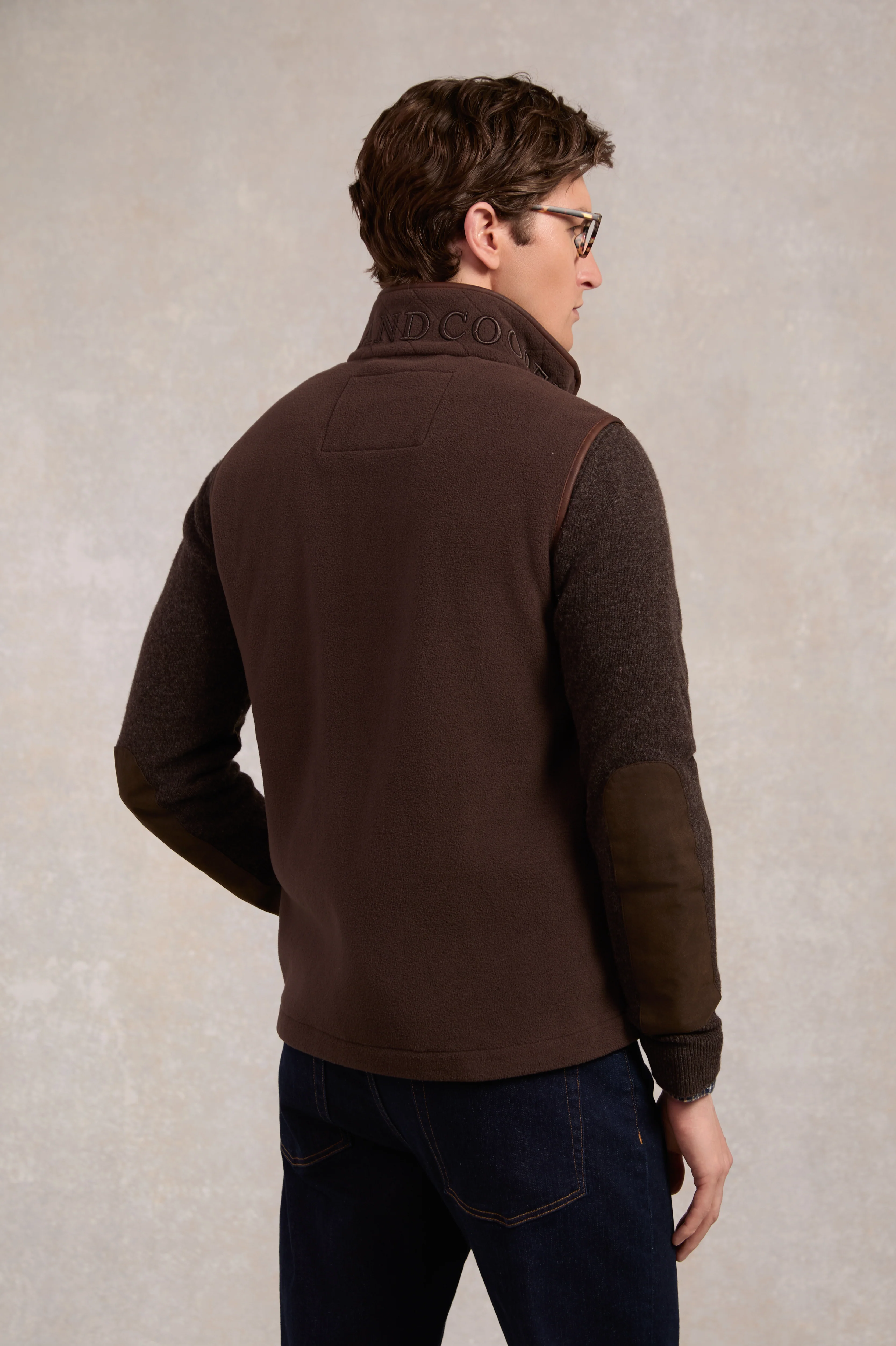 Men's Country Fleece Gilet (Chocolate) - Image 8