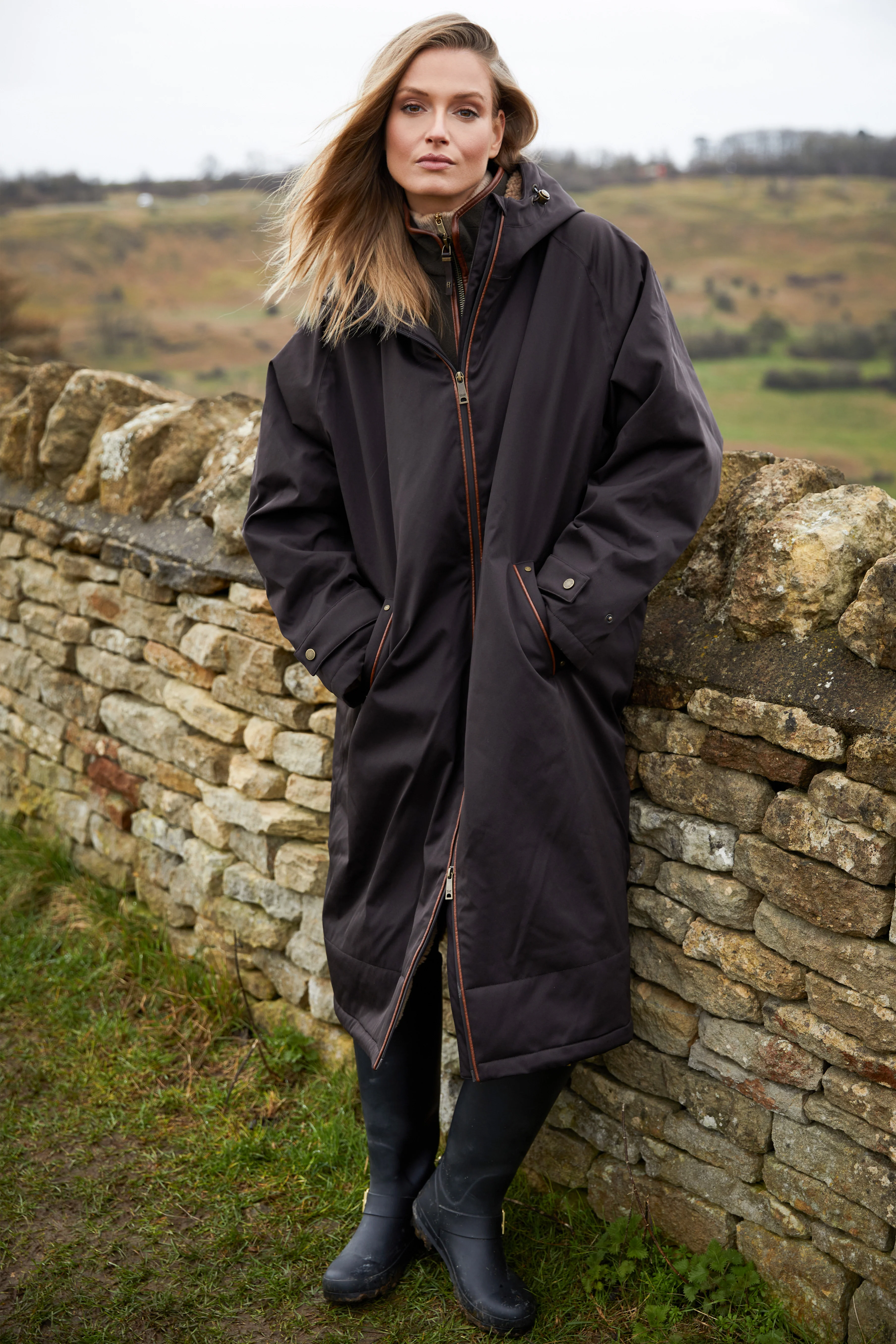 One-Size Waterproof Coat (Chocolate) - Image 3