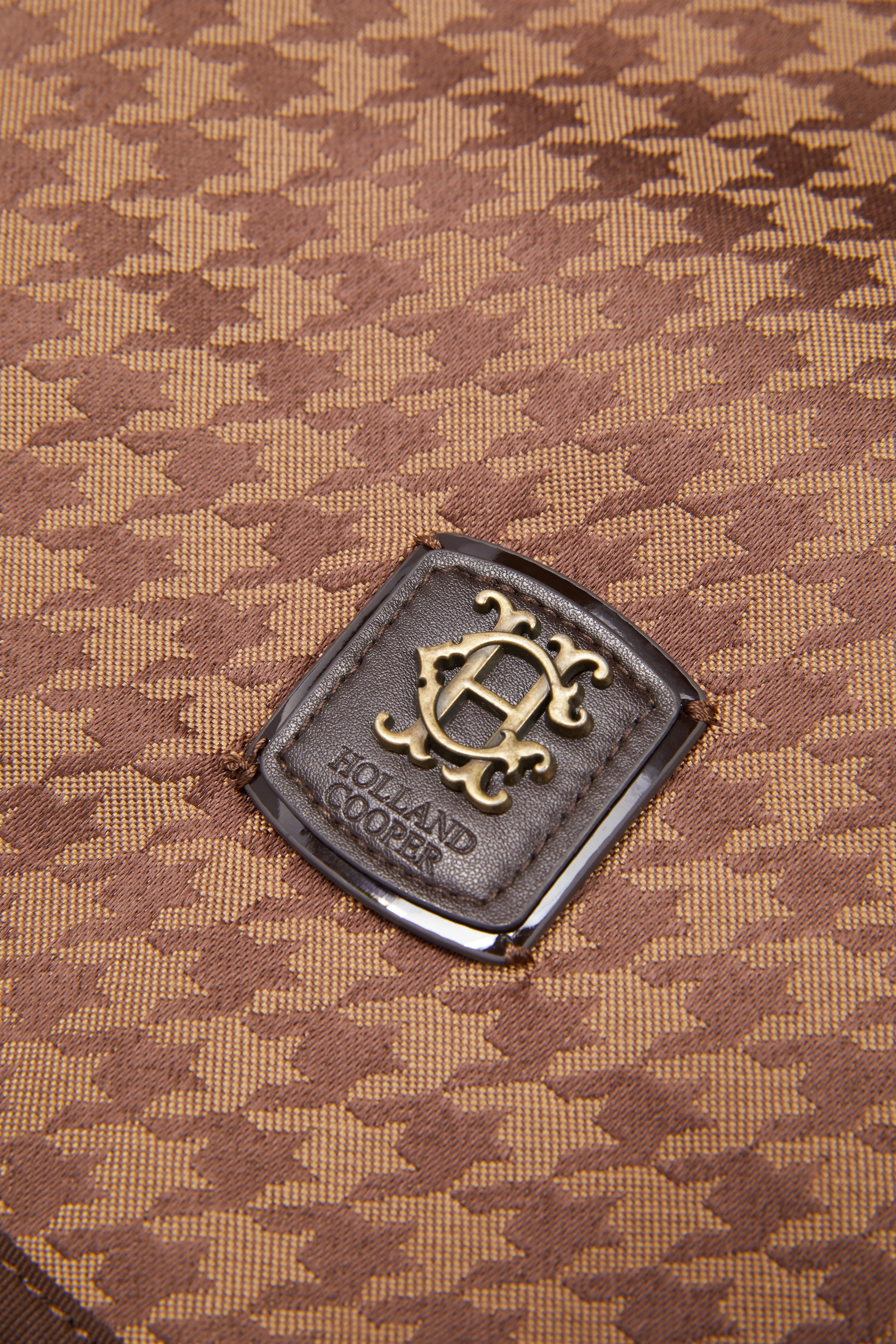 Picnic Blanket (Toffee Houndstooth) - Image 7