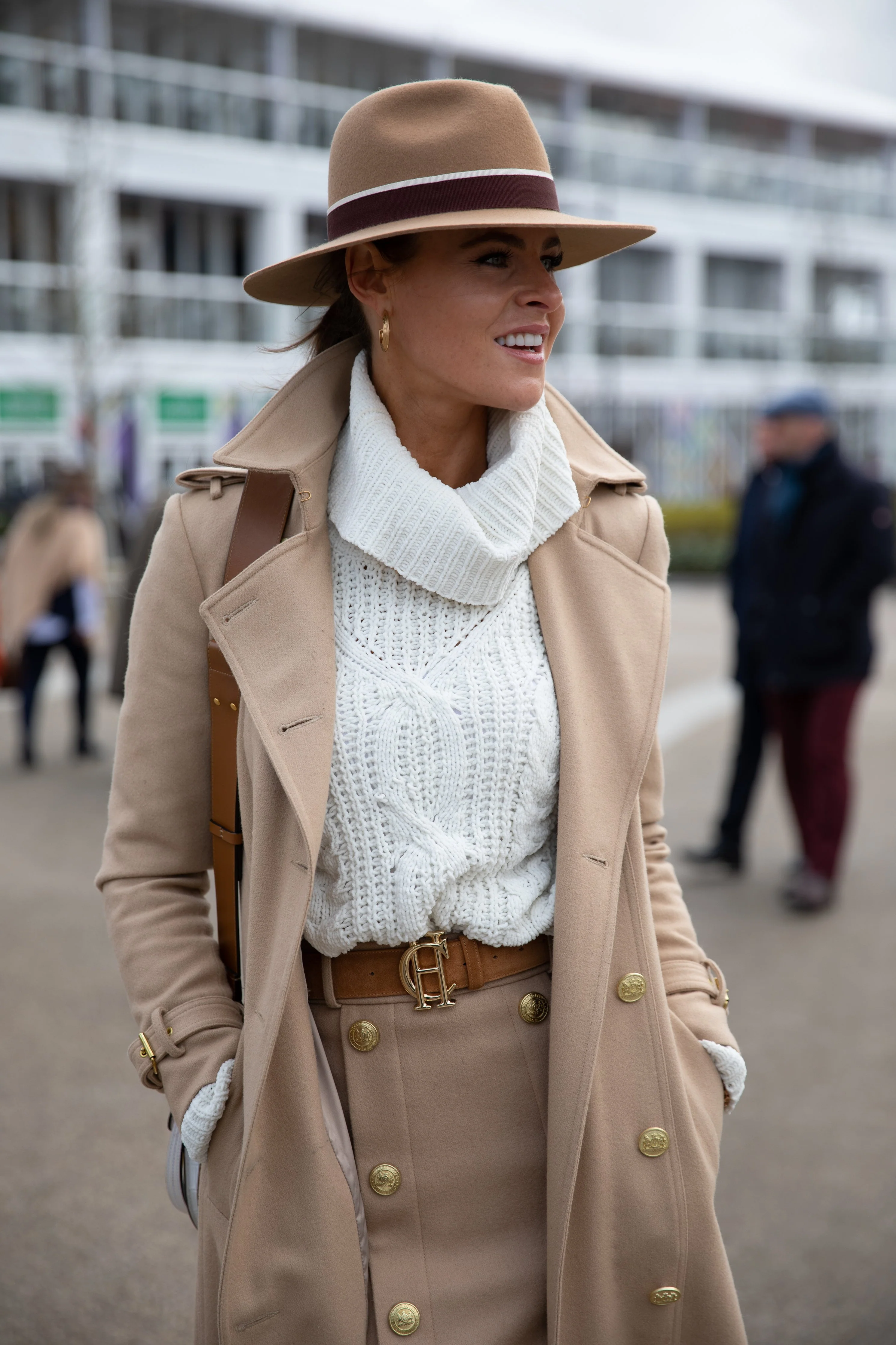 Jade's Camel Look (Camel) - Image 2