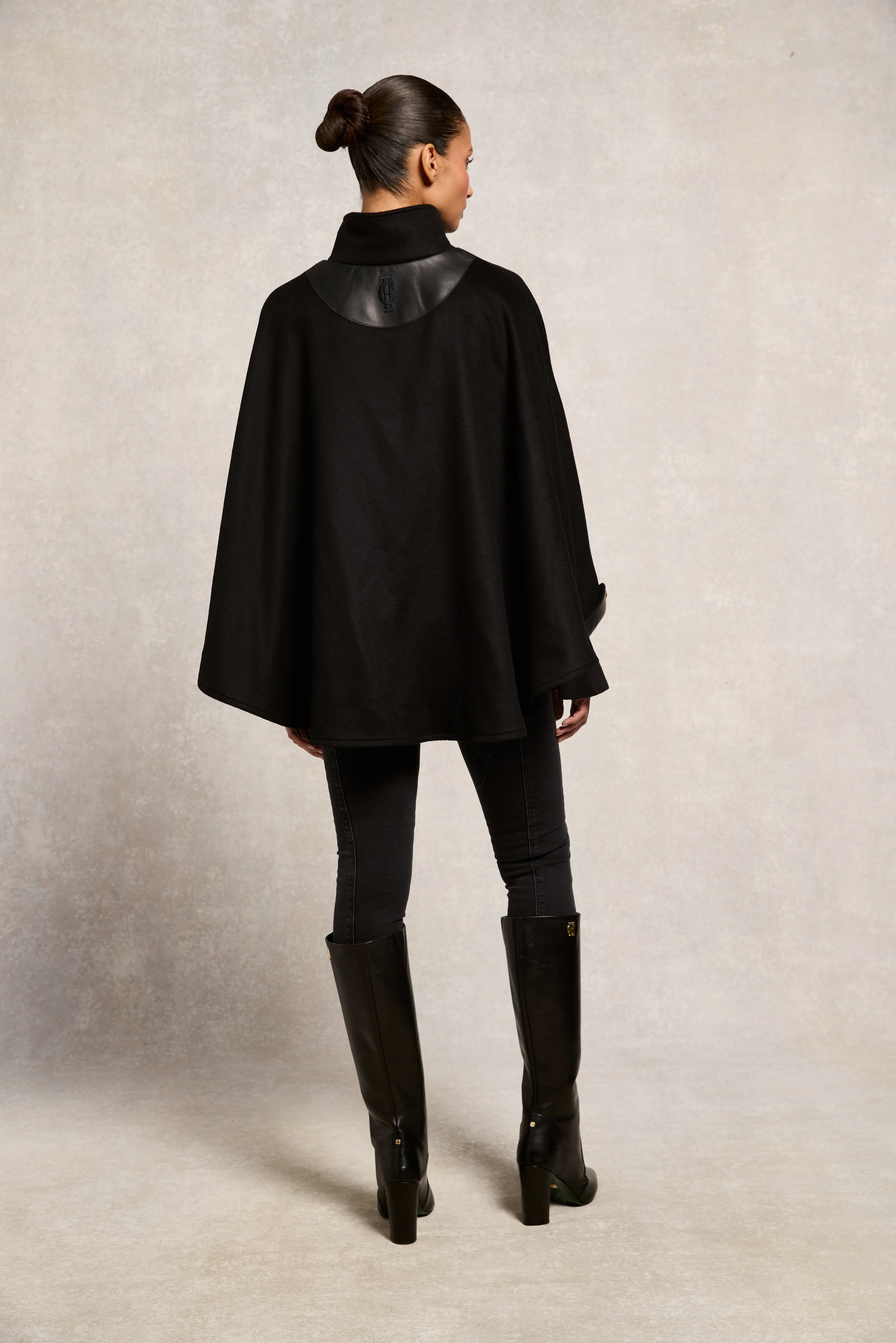 The Classic Cape (Black) - Image 6