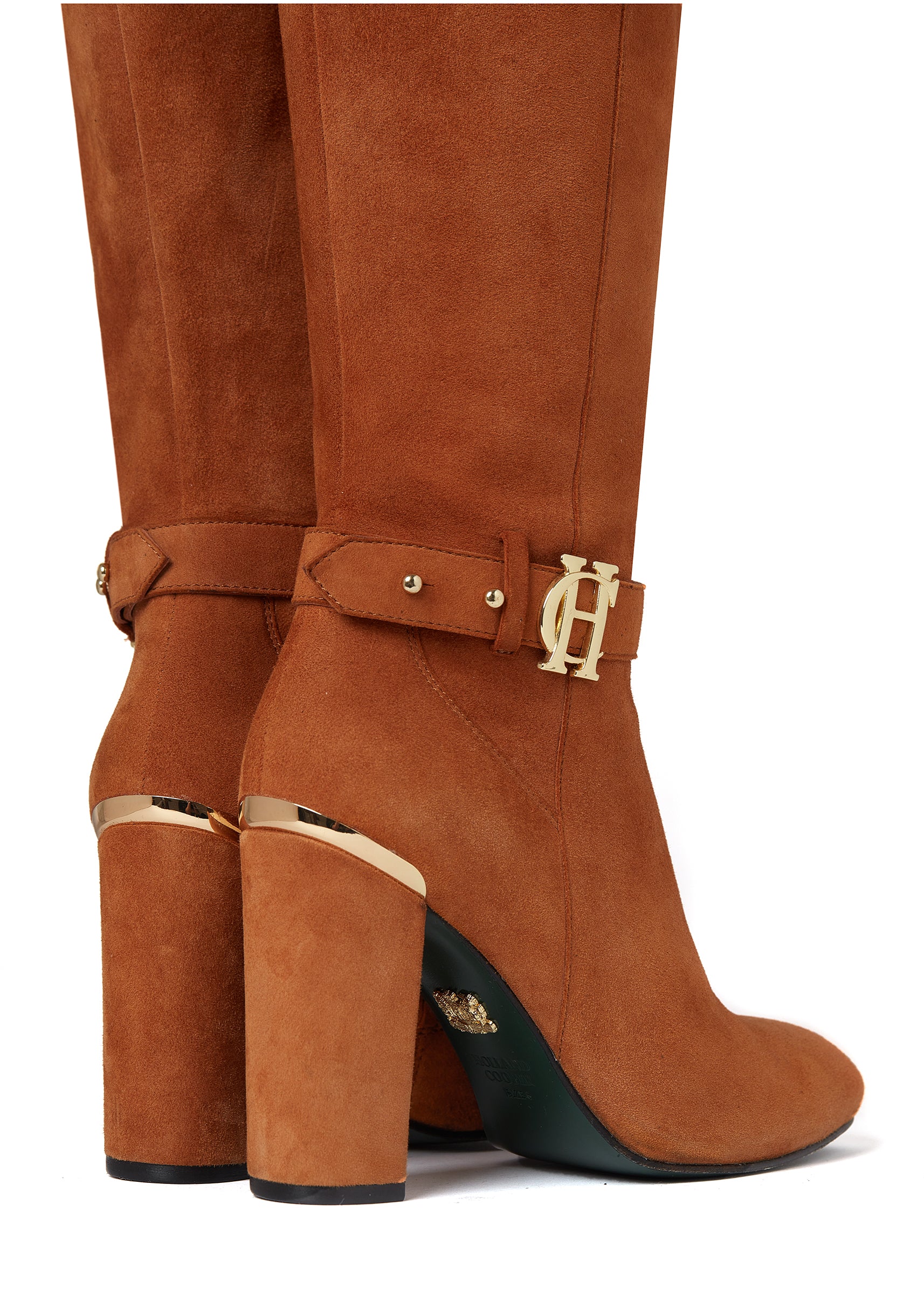 The Dark Camel & Soft Black Look (Amy Jackson & Ed Westwick) - Image 17